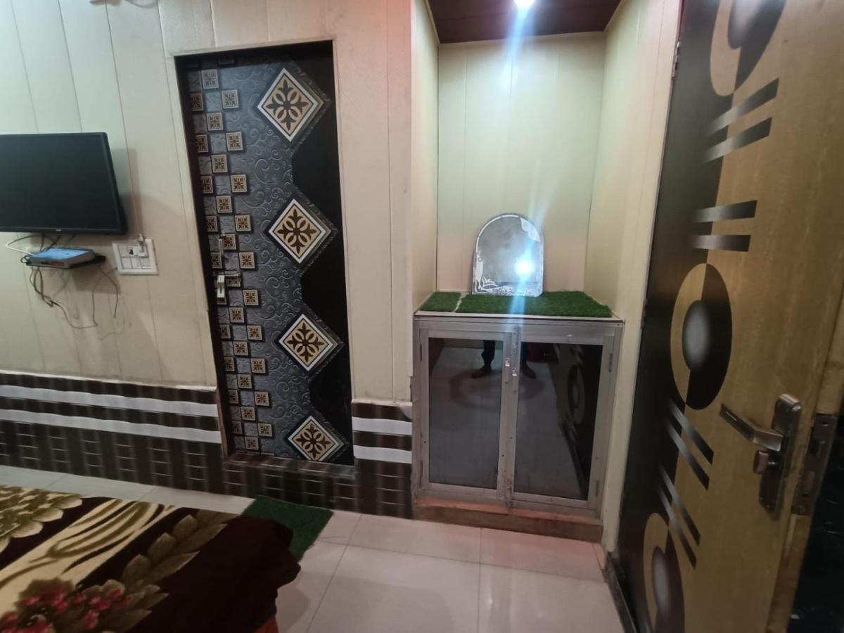 Yamnotri Dham Hotel Vrindāvan Exterior foto