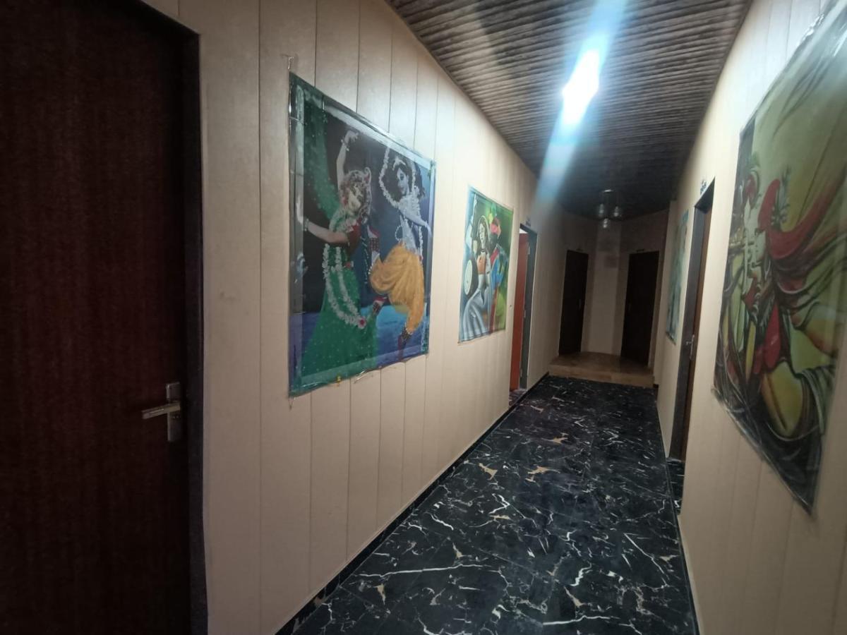 Yamnotri Dham Hotel Vrindāvan Exterior foto